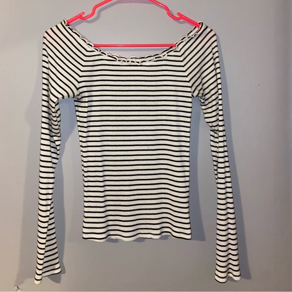 Off the shoulder long sleeve